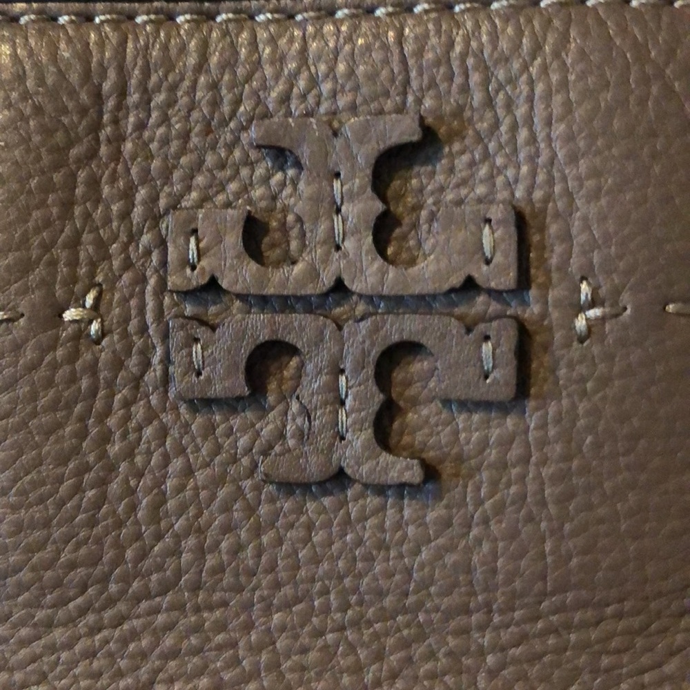 Tory Burch McGraw Purse!! Gently used! All tags and dust bag included! - Picture 6 of 15